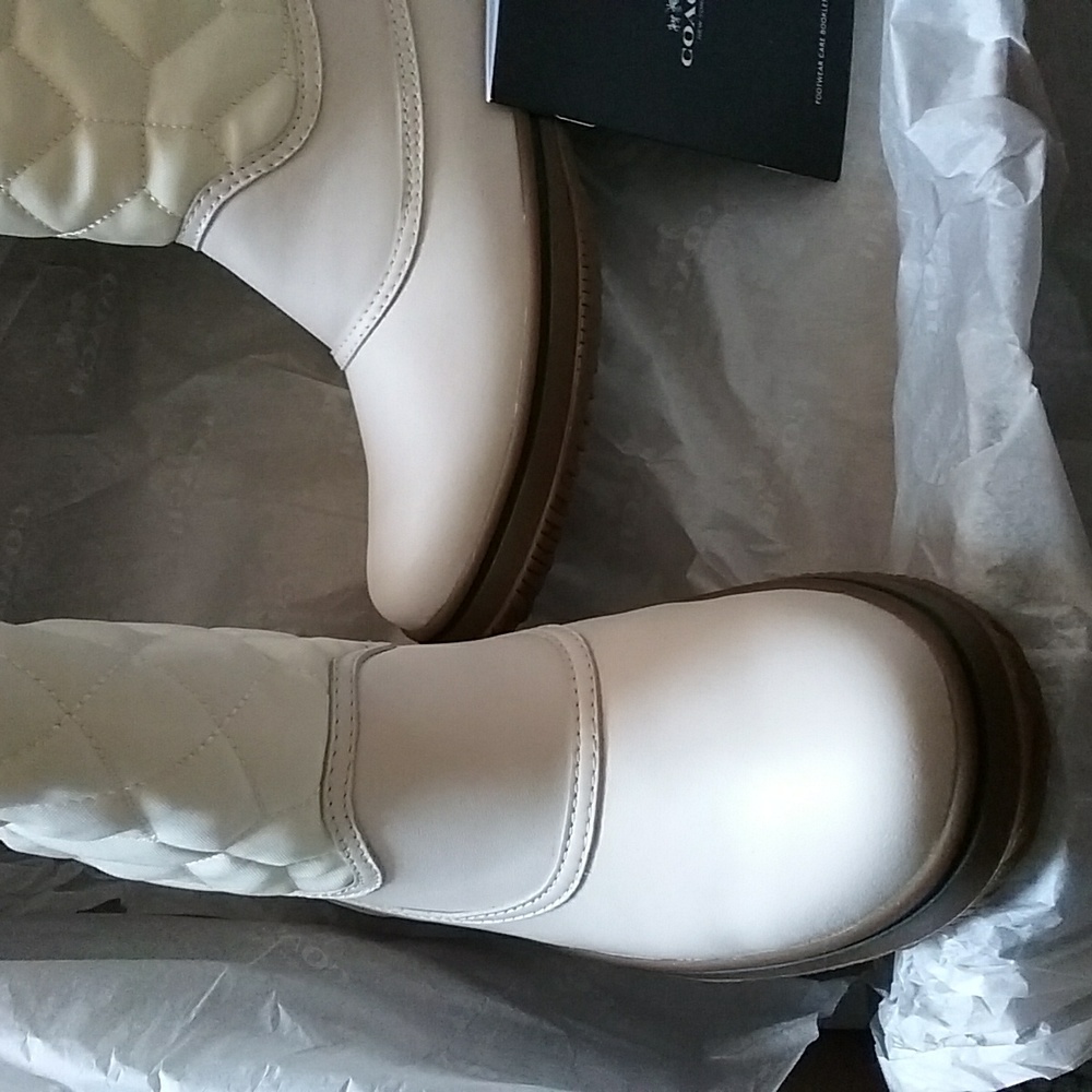 COACH Boots NWT 7.5, Chalk/ Sparrow - Picture 4 of 8